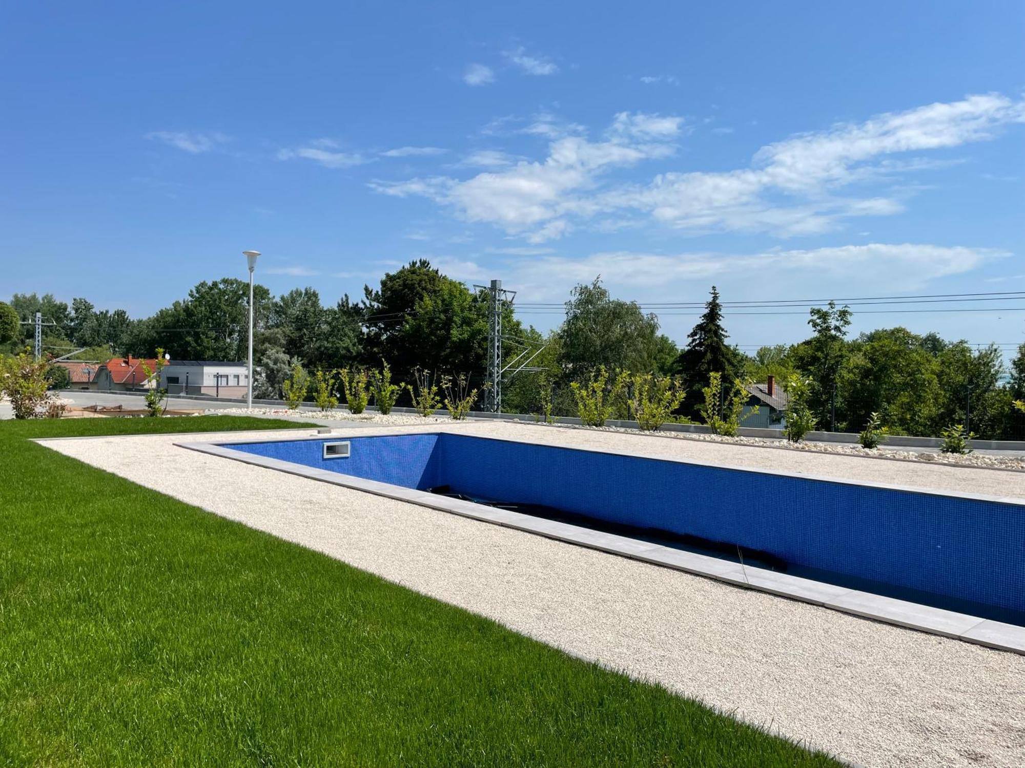 Panorama Superior Apartments - Pool, Garden, Parking Balatonalmádi Esterno foto