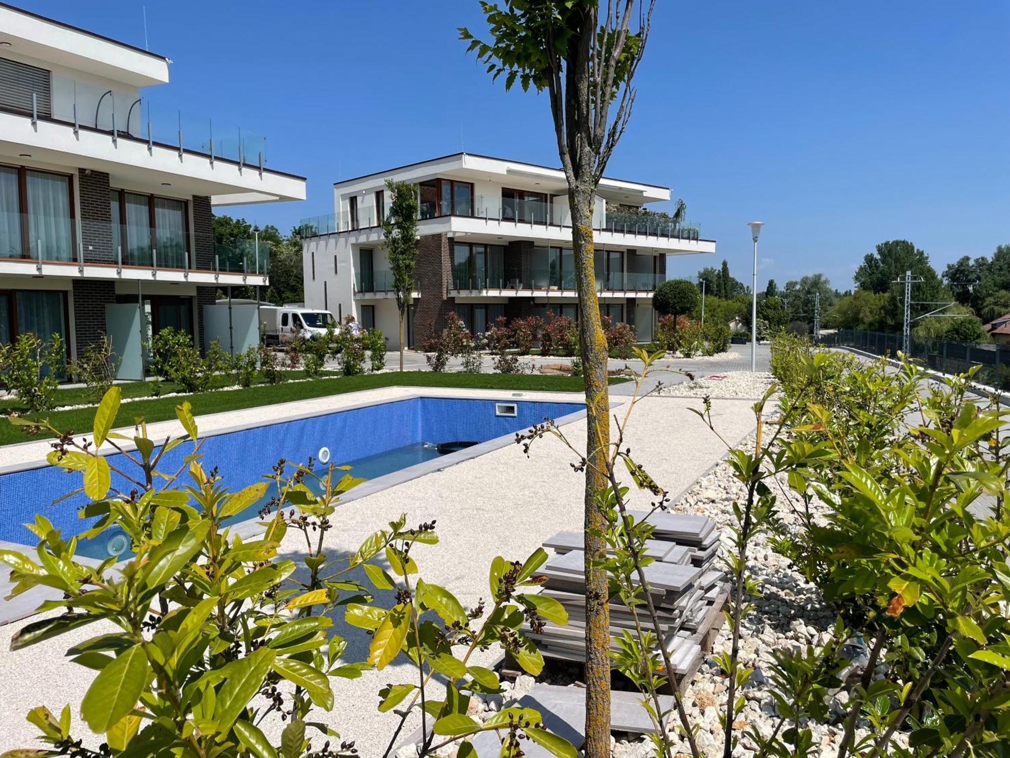 Panorama Superior Apartments - Pool, Garden, Parking Balatonalmádi Esterno foto